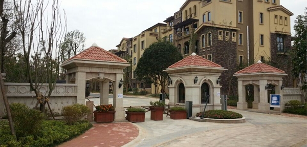 振業(yè)城采購(gòu)果皮箱，選擇美天環(huán)保